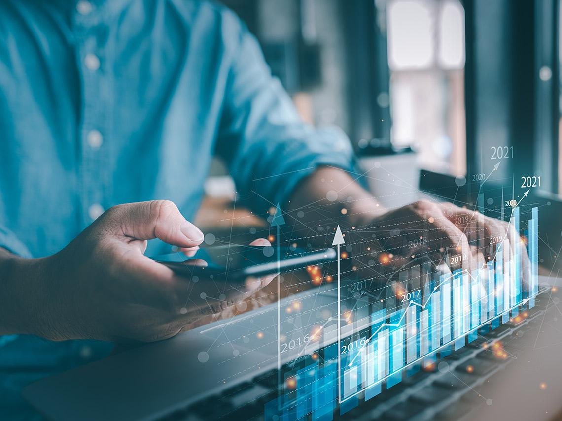 股票杠杆炒股平台 A股三大指数高开低走 两市半日成交超1.8万亿 华为欧拉、6G板块领涨